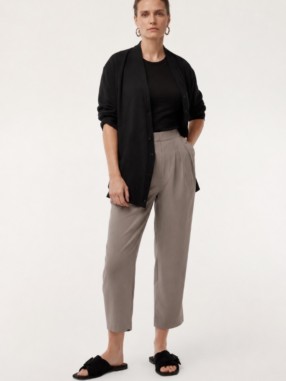 Aritzia Babaton Modesto Satin Effent Pants in Modern Taupe - size 4